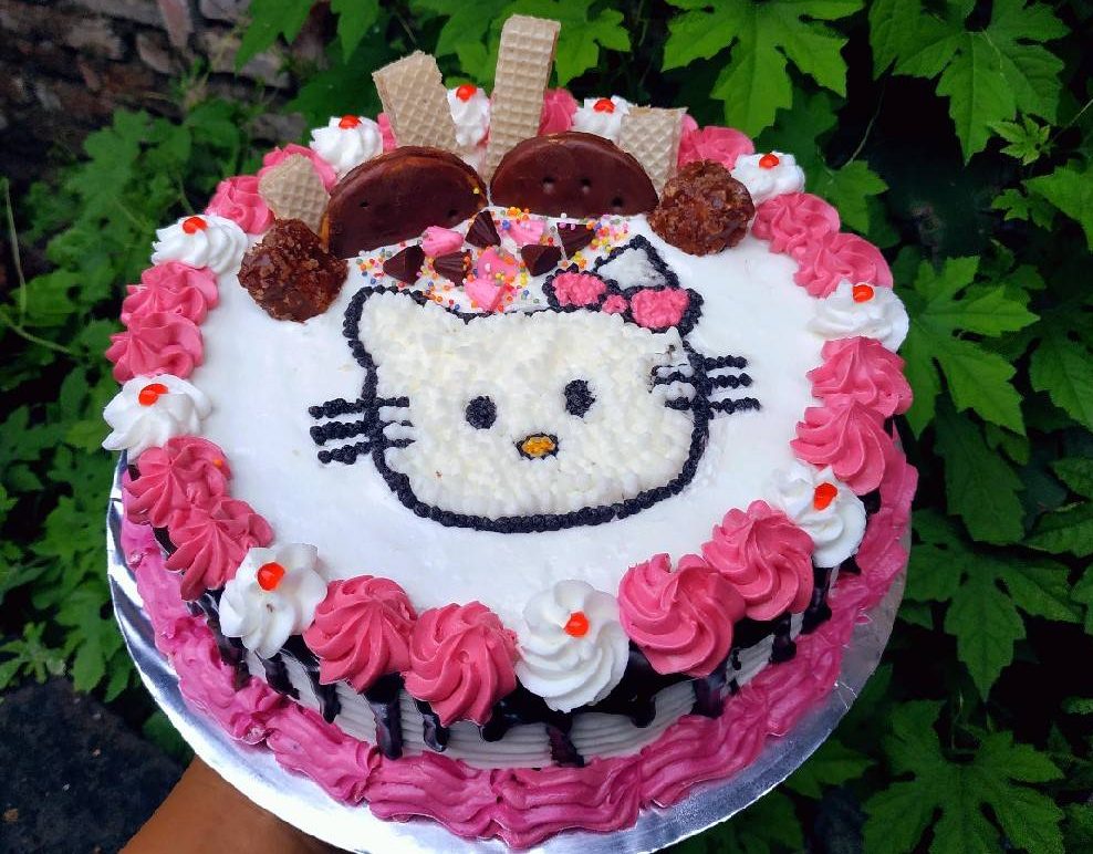 membuat kue hello kitty